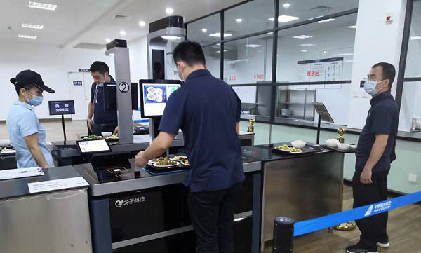 人臉識別設(shè)備正在智慧食堂行業(yè)快速普及！