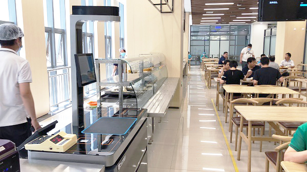食堂刷卡消費(fèi)out了 ，智慧食堂刷臉結(jié)算臺(tái)降本提效